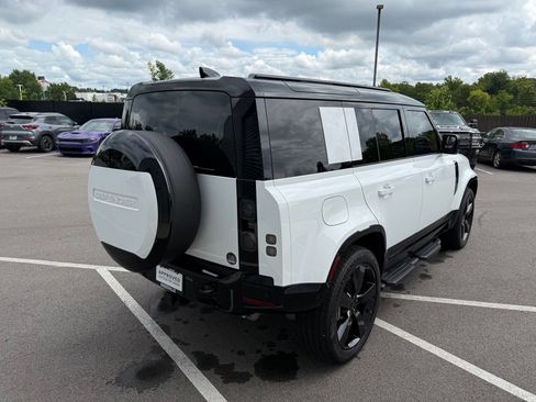 Certified 2026 Land Rover Defender 110 X-Dynamic SE AWD/4WD image 7