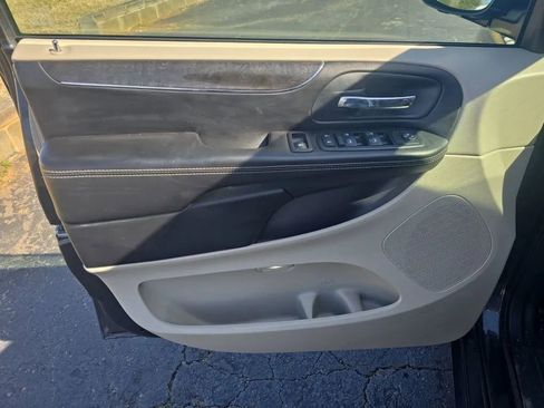 Used 2012 Chrysler Town & Country Touring w/ Entertainment Group #1 image 9