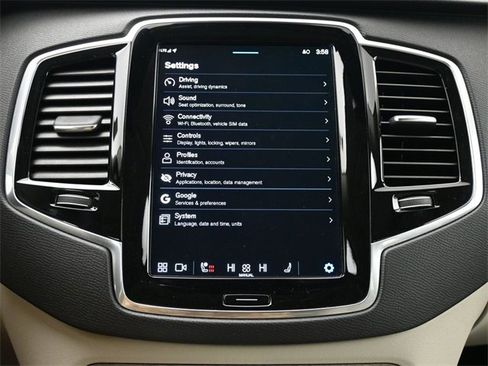 Used 2023 Volvo XC90 B6 Plus w/ Protection Package image 15