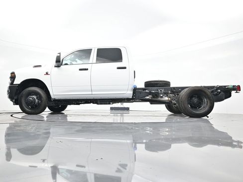 New 2026 RAM 3500 Tradesman AWD/4WD image 37