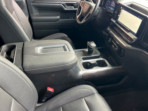 Used 2022 Chevrolet Silverado 1500 LTZ AWD/4WD image 17
