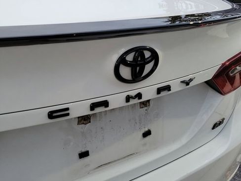 Used 2024 Toyota Camry SE image 5