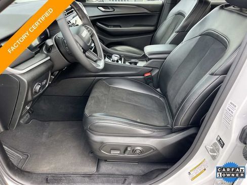 Used 2024 Jeep Grand Cherokee Altitude AWD/4WD image 23