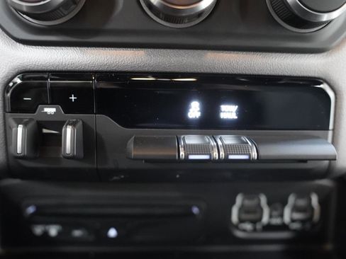 Used 2019 RAM 1500 Big Horn RWD image 24