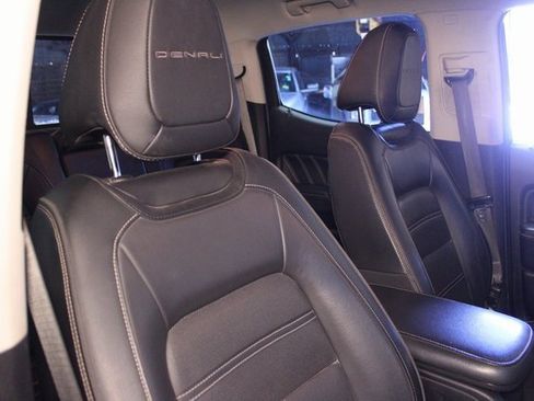 Used 2021 GMC Canyon Denali image 11