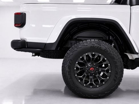 Used 2021 Jeep Gladiator Rubicon w/ Dual Top Group AWD/4WD image 12