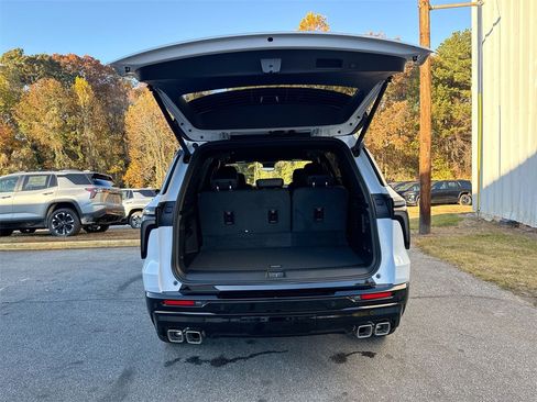 New 2026 Chevrolet Traverse High Country image 35