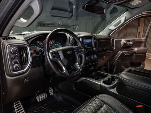 Used 2022 Chevrolet Silverado 1500 RST AWD/4WD image 12