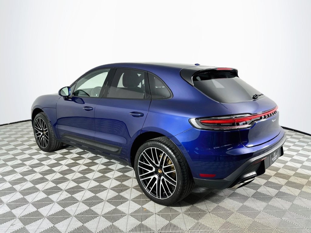 Used 2023 Porsche Macan AWD/4WD image 5