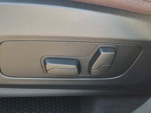 Used 2025 BMW X1 xDrive28i w/ Technology Package image 25