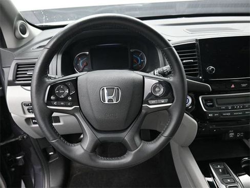 Used 2021 Honda Pilot Touring image 17