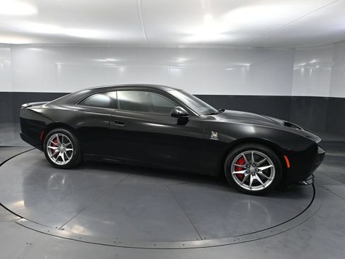 Used 2024 Dodge Charger Daytona Scat Pack w/ Plus Group AWD/4WD image 4