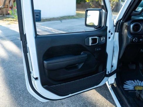 Used 2023 Jeep Wrangler Sport S image 12