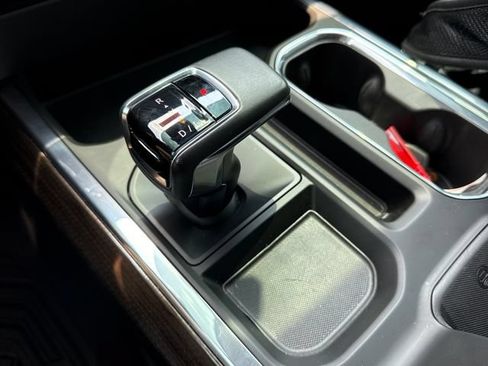 Used 2022 Chevrolet Silverado 1500 LT Trail Boss w/ Convenience Package II AWD/4WD image 32