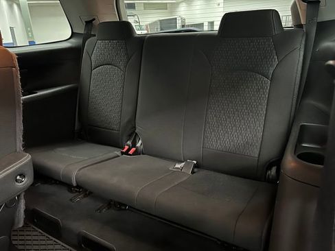 Used 2016 GMC Acadia SLE FWD image 24