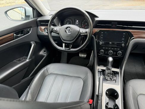 Used 2020 Volkswagen Passat 2.0T SEL FWD image 12