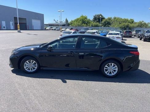 Used 2025 Toyota Camry LE FWD image 8