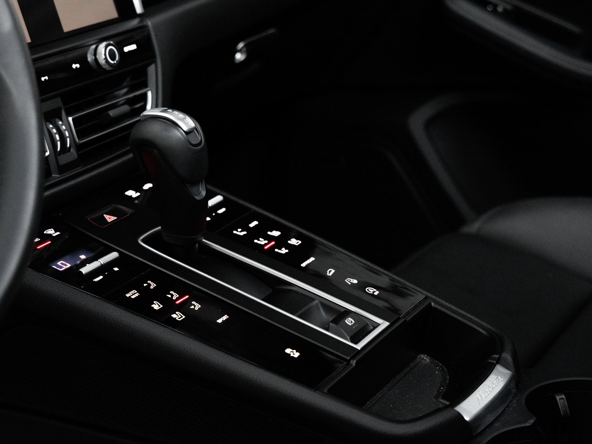 Certified 2026 Porsche Macan AWD/4WD image 23