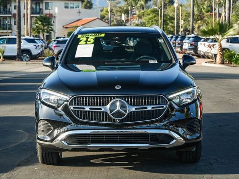 Used 2025 Mercedes-Benz GLC 300 image 2