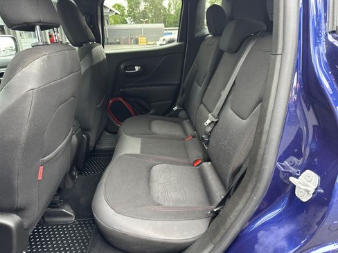 Used 2017 Jeep Renegade Trailhawk AWD/4WD image 10
