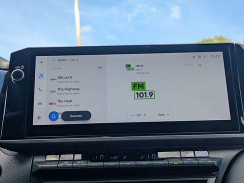 Used 2025 Toyota Camry XSE image 17