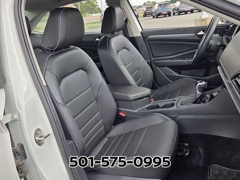 Used 2024 Volkswagen Jetta SE w/ Black Wheel Package FWD image 18