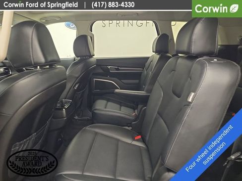 Used 2025 Kia Telluride S FWD image 17