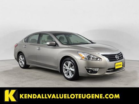 Used 2013 Nissan Altima 2.5 SV w/ 2.5SV Convenience Pkg FWD image 3