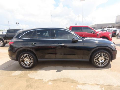 Used 2025 Mercedes-Benz GLC 300 image 10