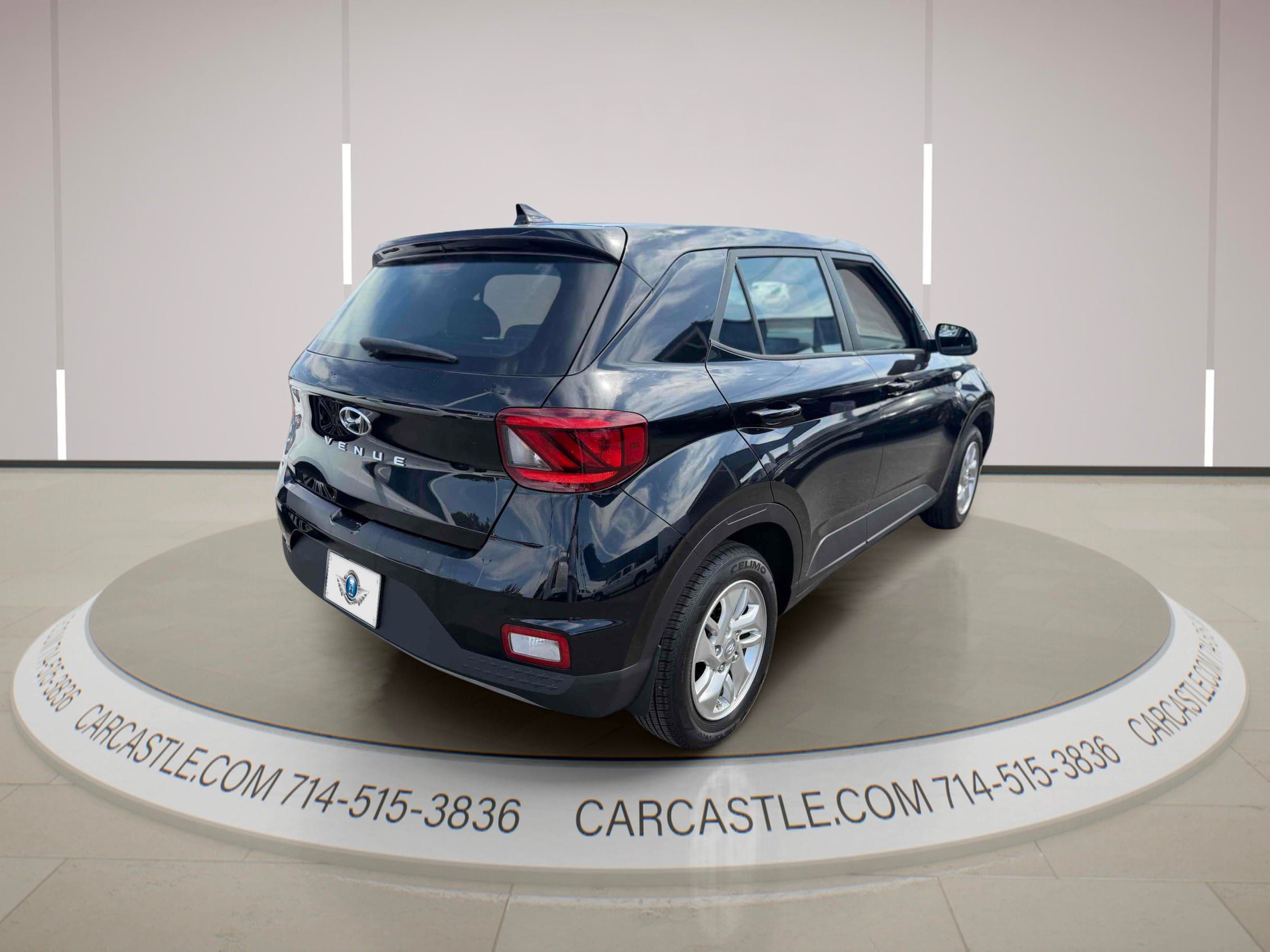 Used 2021 Hyundai Venue SE FWD image 5