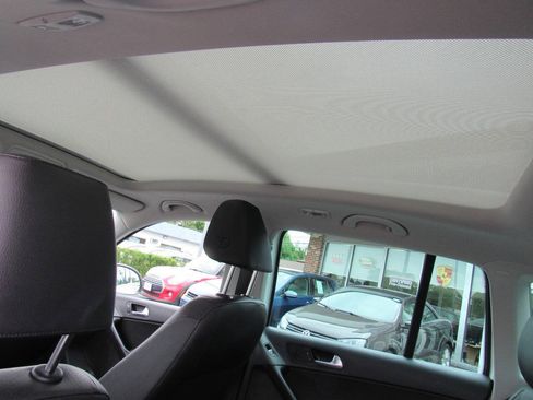 Used 2015 Volkswagen Tiguan SEL AWD/4WD image 23