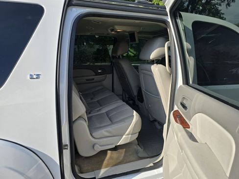 Used 2012 Chevrolet Suburban LT w/ Luxury Package image 15