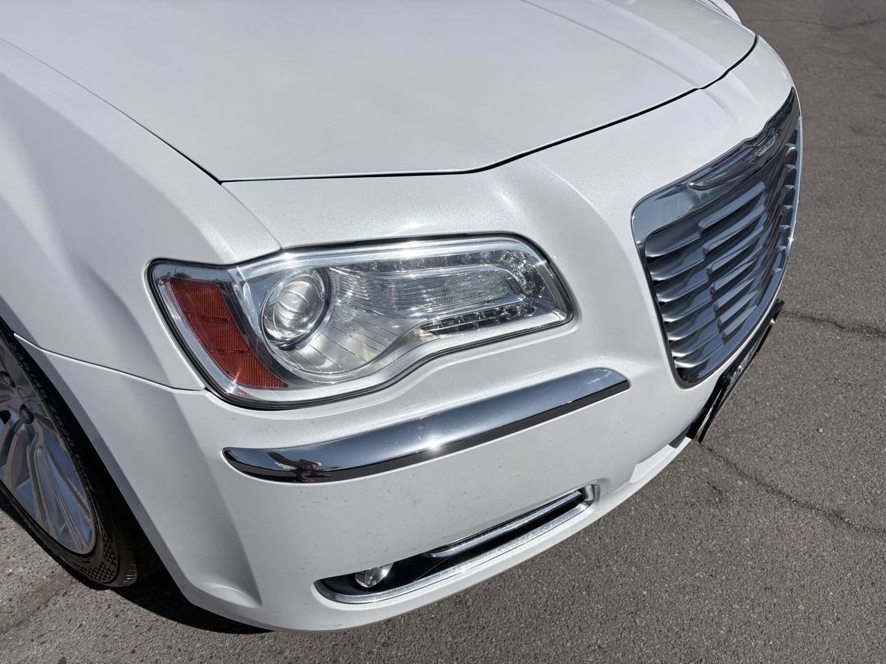 Used 2014 Chrysler 300 C w/ Harman/Kardon Audio Group RWD image 15