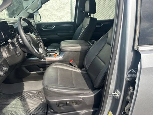 Used 2024 Chevrolet Silverado 1500 LTZ AWD/4WD image 10