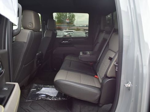Used 2025 Chevrolet Silverado 2500 ZR2 w/ Technology Package AWD/4WD image 39