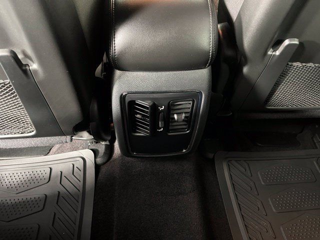 Used 2019 Jeep Grand Cherokee Laredo AWD/4WD image 37