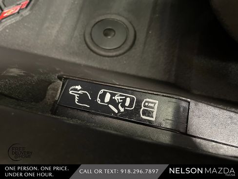 Used 2023 Chevrolet Corvette Stingray Preferred Cpe w/ Z51 Performance Package image 19