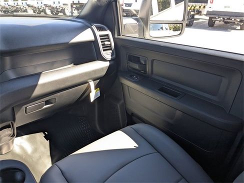 New 2026 RAM 3500 Tradesman w/ Chrome Appearance Group image 17