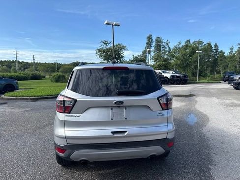 Used 2017 Ford Escape SE w/ Equipment Group 201A AWD/4WD image 5