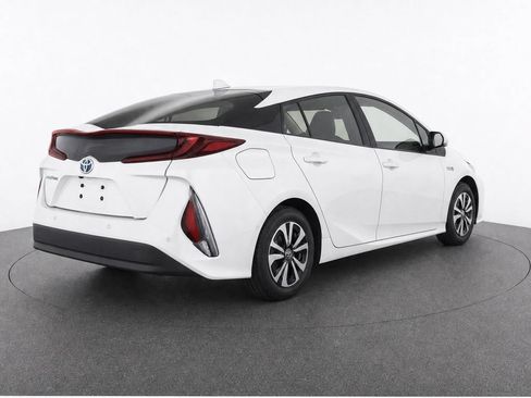 Used 2017 Toyota Prius Prime Advanced w/ Carpet Mat Package FWD image 5