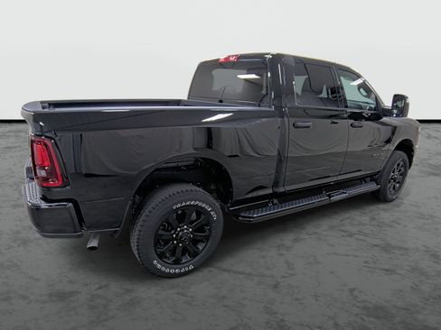 Used 2026 RAM 2500 Big Horn AWD/4WD image 4