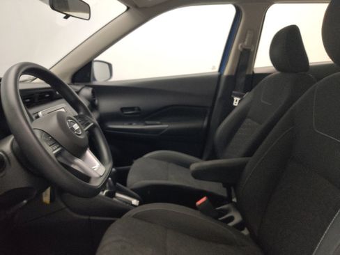 Used 2021 Nissan Kicks S FWD image 17