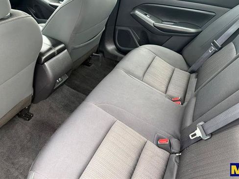 Used 2024 Nissan Altima 2.5 SV FWD image 14