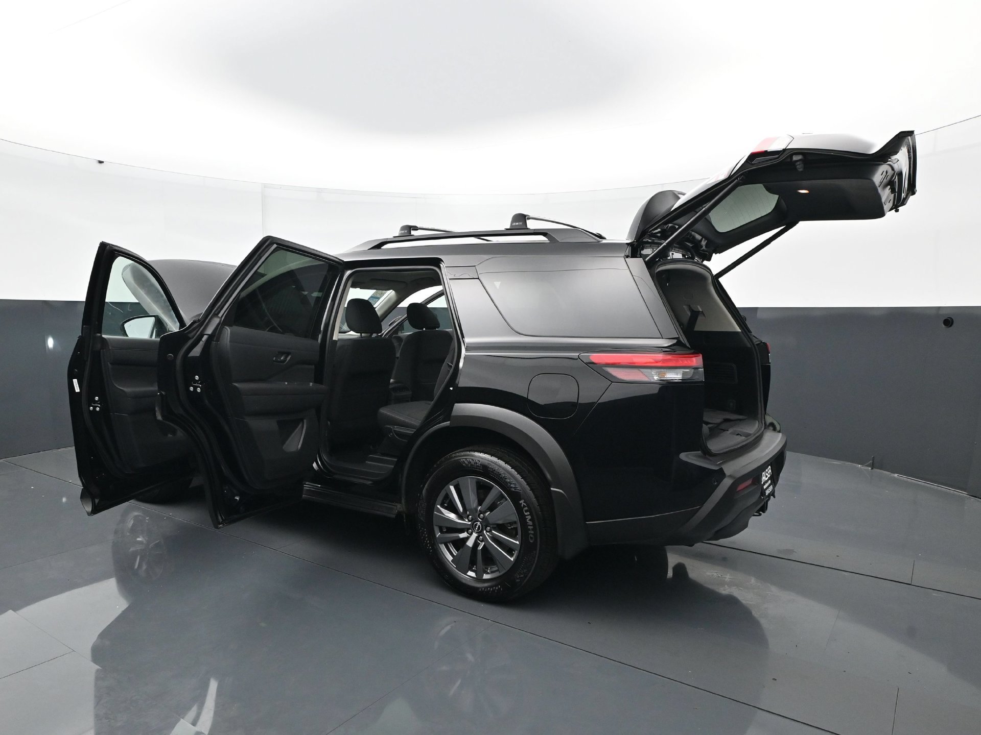 Used 2025 Nissan Pathfinder SV w/ SV Premium Package AWD/4WD image 34
