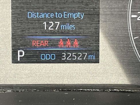 Used 2024 Toyota Corolla LE image 32