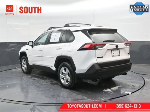 Used 2021 Toyota RAV4 XLE w/ Convenience Package image 8