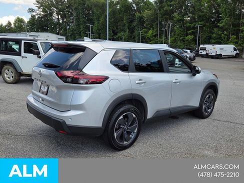 Used 2025 Nissan Rogue SV FWD image 15