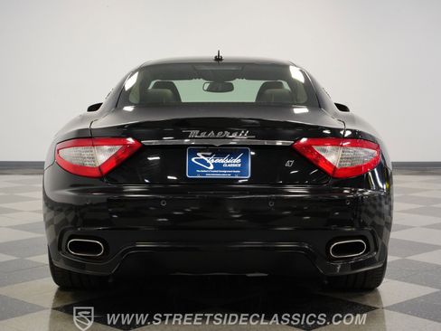 Used 2010 Maserati GranTurismo S RWD image 11