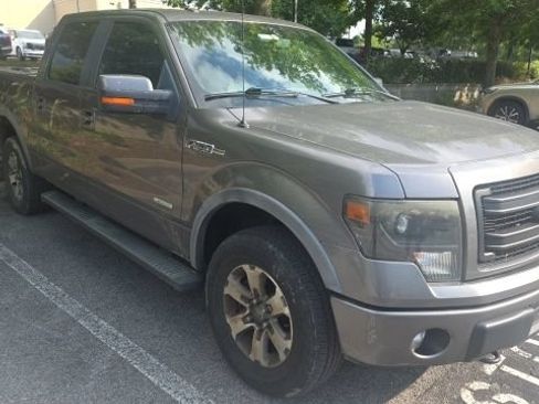 Used 2014 Ford F150 FX4 w/ Equipment Group 402A Luxury AWD/4WD image 4