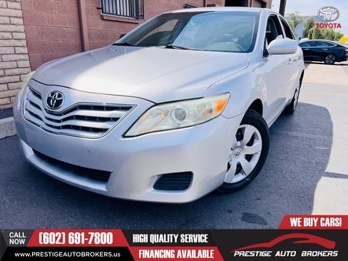 Used 2010 Toyota Camry LE FWD image 2